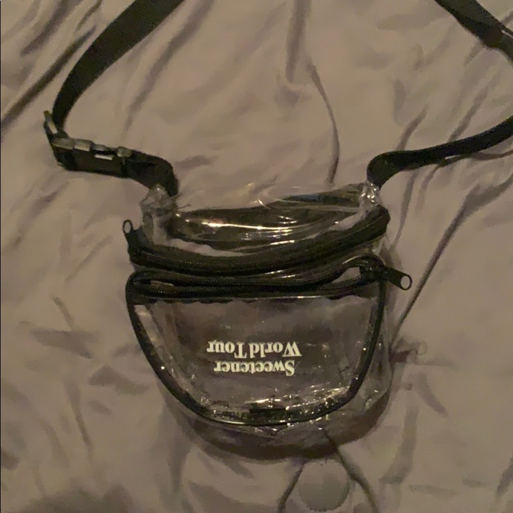 Ariana grande sweetner world tour fanny pack